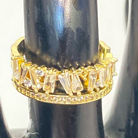 Gold Tone Ring With Angled Rhinestone Chips Open Ended Adjustable - Picture 1 of 8